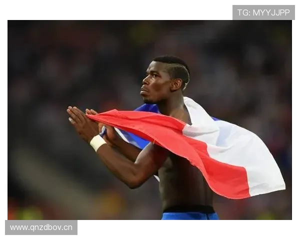 在曼联体制下博格巴与坎特中场职责发生分化，展现多点参与趋势