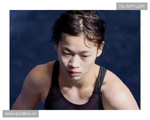 全红婵今天又瘫在沙发上，怎么看都不像刚拿世界冠军的人啊！