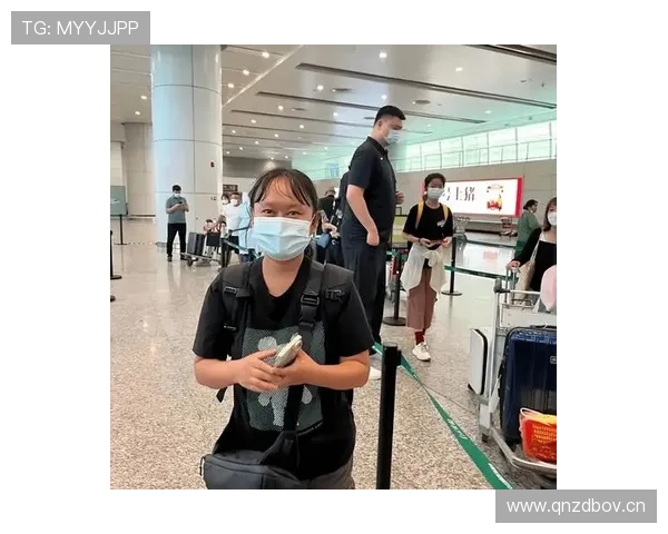 姚明上街买菜掏出那张卡，旁边阿姨们都偷偷算自家存款